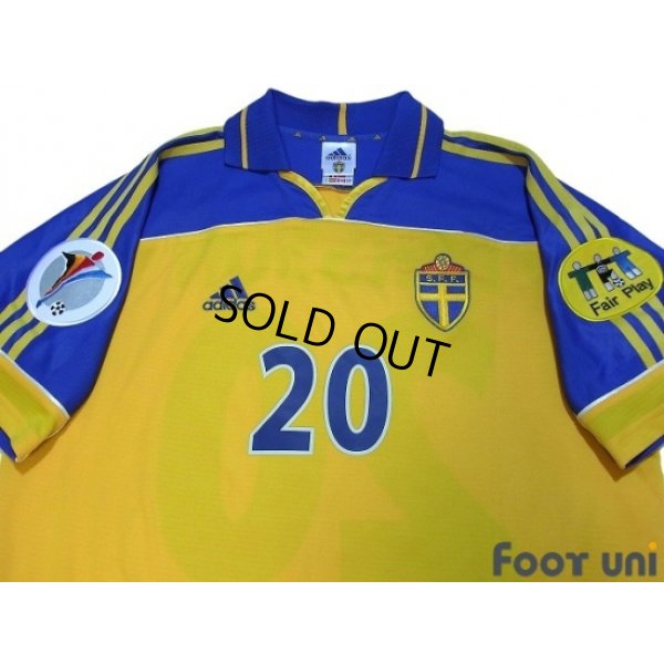 Photo3: Sweden Euro 2000 Home Shirt #20 Lasson UEFA Euro 2000 Patch/Badge Fair Play Patch/Badge