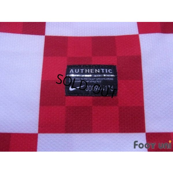 Photo7: Croatia 2010 Home Shirt