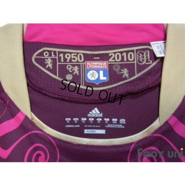 Photo5: Olympique Lyonnais 2010-2011 Away Shirt #9 Lisandro