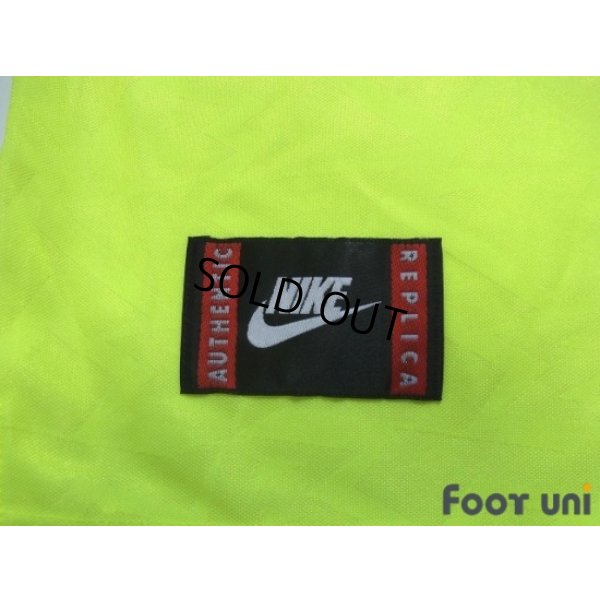 Photo8: Borussia Dortmund 1995-1996 Home Shirt #9 Chapuisat