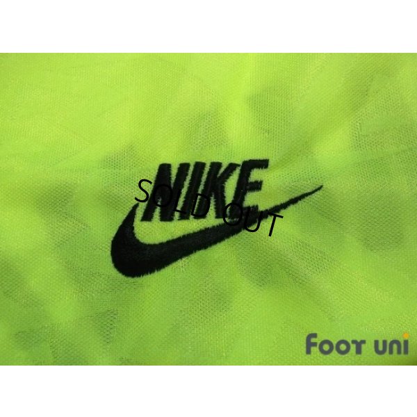 Photo7: Borussia Dortmund 1995-1996 Home Shirt #9 Chapuisat