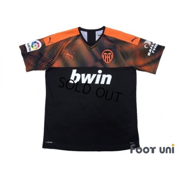 Photo1: Valencia 2019-2020 Away Shirt #8 Carlos Soler La Liga Patch/Badge