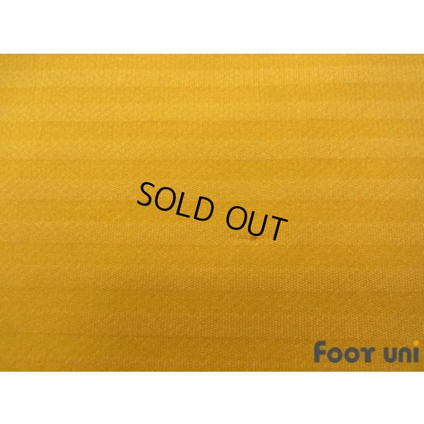 Photo8: Sweden 2010-2011 Home Shirt