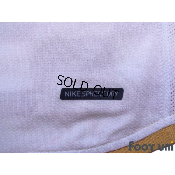 Photo7: Croatia 2006 Home Shirt