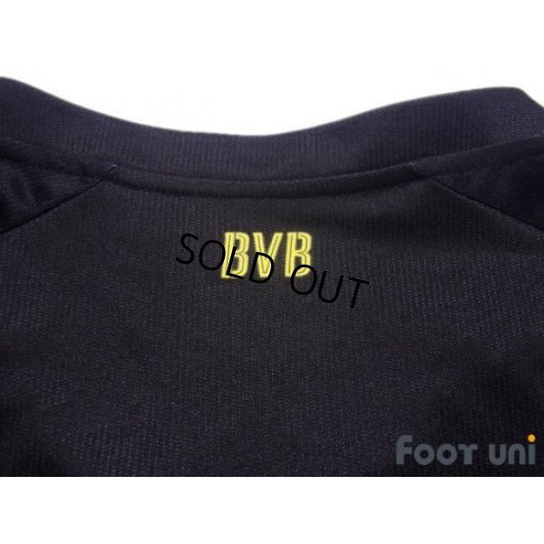 Photo7: Borussia Dortmund 2017-2018 Away Shirt