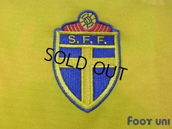 Photo7: Sweden Euro 2000 Home Shirt #20 Lasson UEFA Euro 2000 Patch/Badge Fair Play Patch/Badge (7)