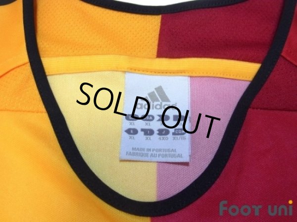 Photo4: Galatasaray 2005-2006 Home Shirt (4)