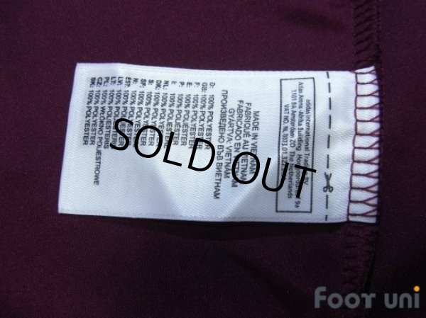 Photo8: Olympique Lyonnais 2010-2011 Away Shirt #9 Lisandro (8)