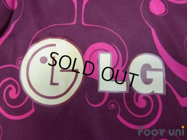 Photo7: Olympique Lyonnais 2010-2011 Away Shirt #9 Lisandro (7)