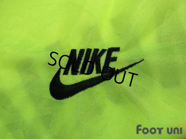 Photo7: Borussia Dortmund 1995-1996 Home Shirt #9 Chapuisat (7)