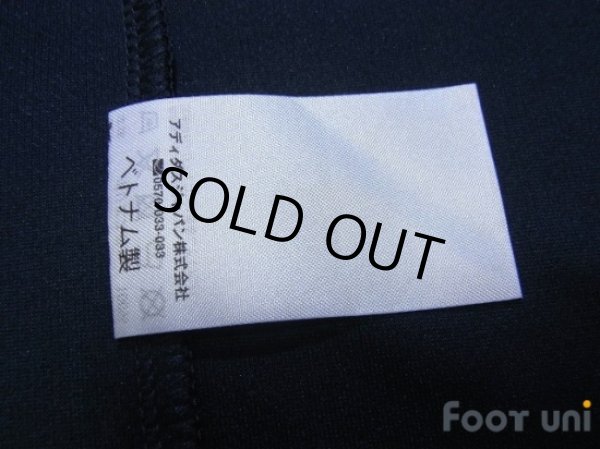 Photo7: Real Madrid 2018-2019 Away Shirts and shorts Set FIFA World Champions 2017 Patch/Badge (7)