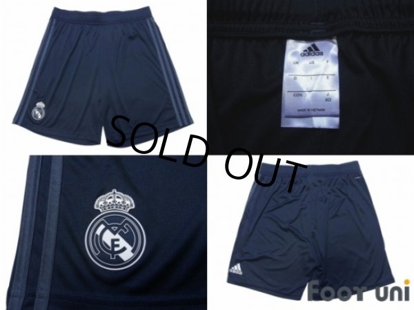 Photo8: Real Madrid 2018-2019 Away Shirts and shorts Set FIFA World Champions 2017 Patch/Badge (8)