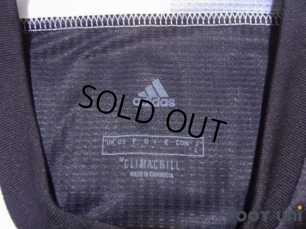 Photo6: Juventus 2019-2020 Home Authentic Shirts and shorts Set #7 Ronaldo (6)