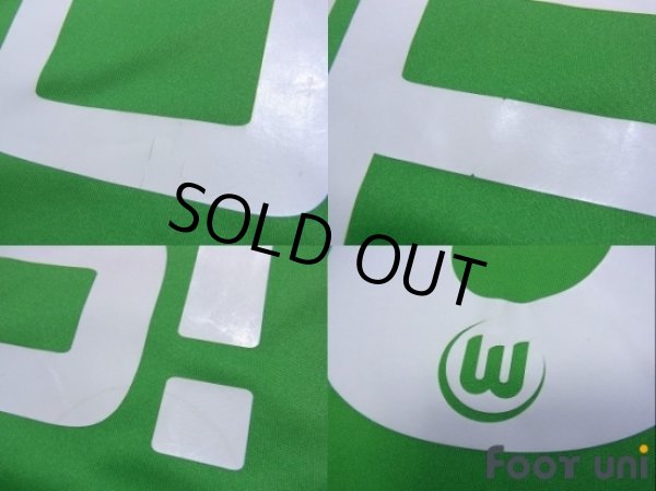 Photo7: VfL Wolfsburg 2011-2012 Home Shirt #13 Makoto Hasebe Bundesliga Patch/Badge (7)
