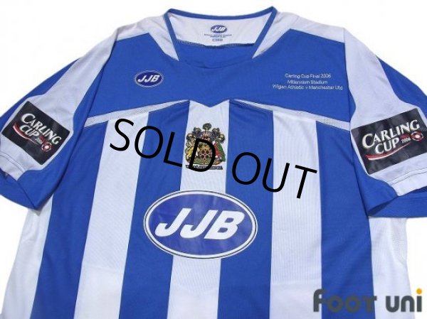Photo3: Wigan Athletic 2005-2006 Home Shirt #26 Baines Carling Cup Patch/Badge w/tags (3)