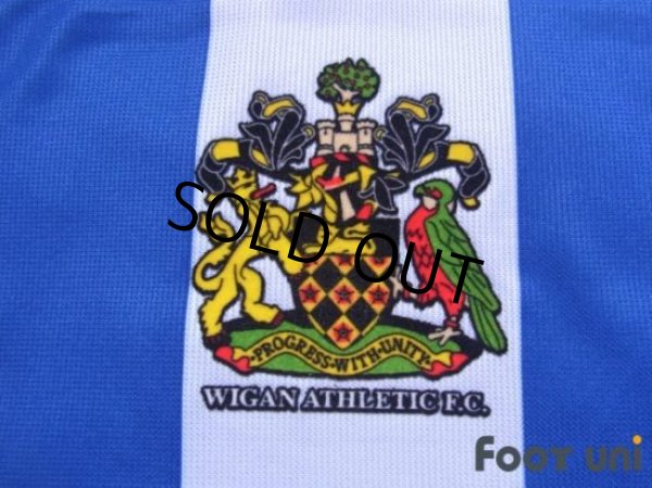 Photo6: Wigan Athletic 2005-2006 Home Shirt #16 De Zeeuw Carling Cup Patch/Badge w/tags (6)