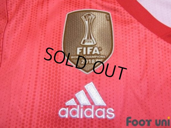 Photo6: Real Madrid 2018-2019 Third Shirt FIFA World Champions 2018 Patch/Badge (6)