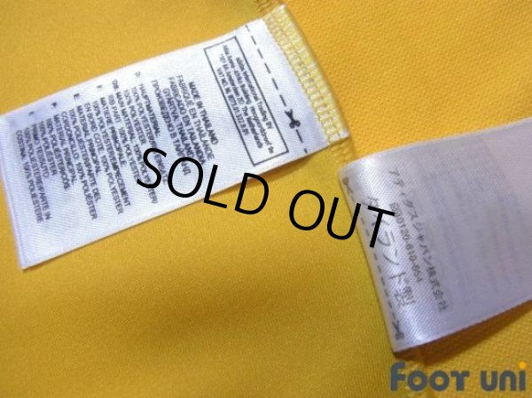 Photo8: Ukraine 2010 Home Shirt (8)