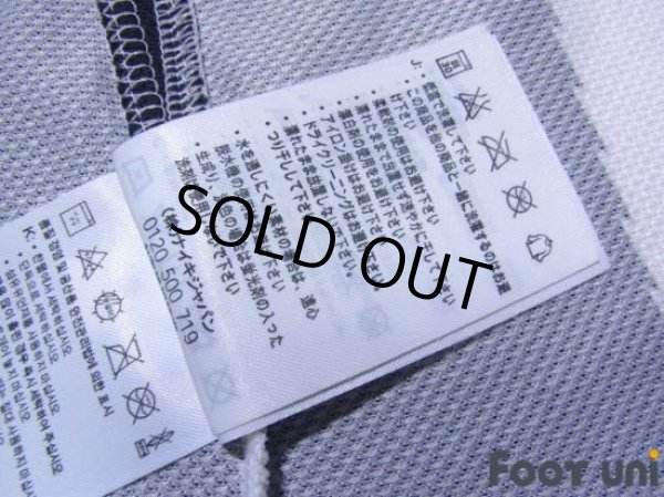 Photo8: Juventus 2010-2011 Home Shirt (8)