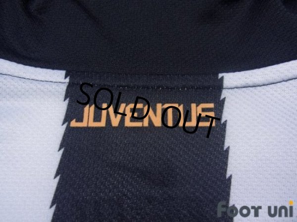 Photo7: Juventus 2010-2011 Home Shirt (7)