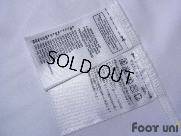 Photo8: Spain 2011 Away Shirt Jersey FIFA World Champions 2010 Patch/Badge (8)